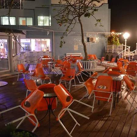 涅柔斯酒店 Paphos